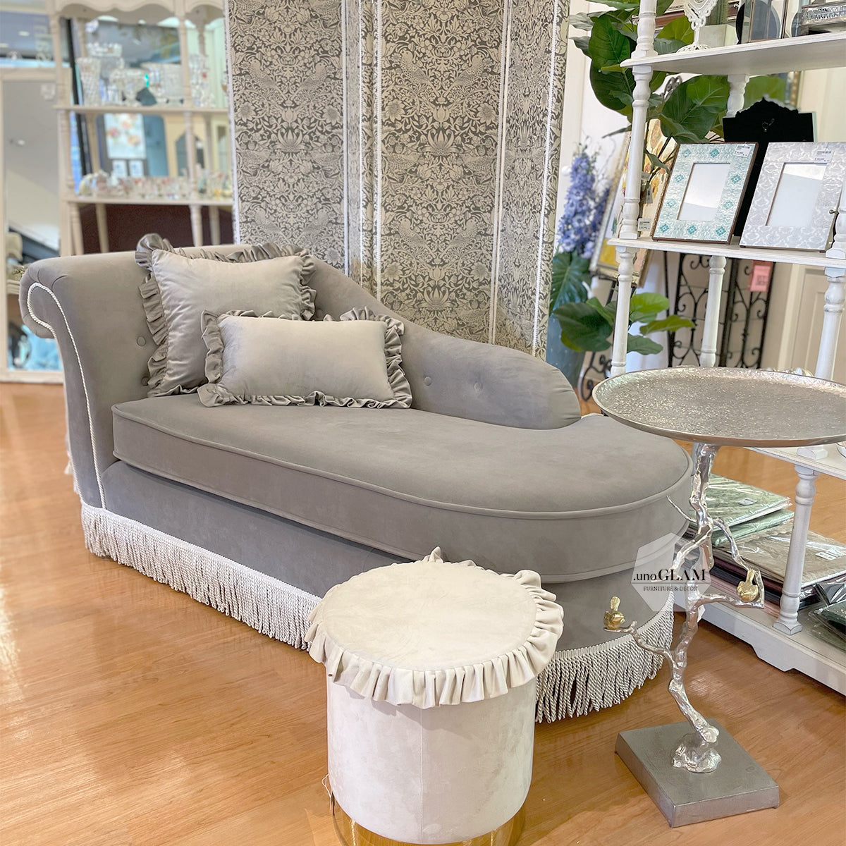 クッション / 肌触りのよいベロア生地 フリル無地 大人かわいいグレー