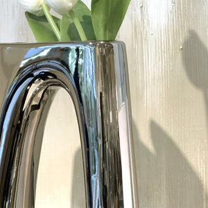 ベースオブジェ/おしゃれな飾りになるメタリックシルバーの花瓶L