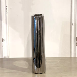 ベースオブジェ/おしゃれなインテリア飾りになるメタリックシルバーの花瓶M