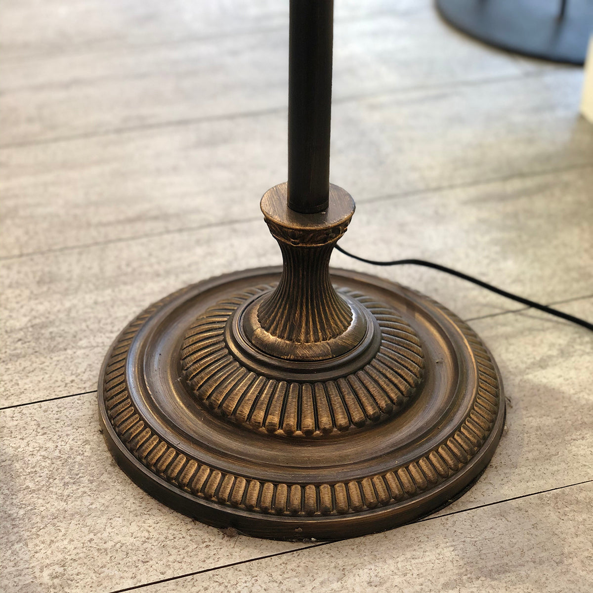 フロアランプ型シャンデリア5灯(アンティーク色)/ 置き式照明(LED対応)