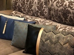 ホテルライクな横長モダンクッション /( シルバー×ブルー)