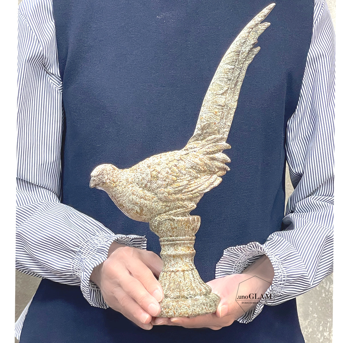 アンティークゴールドの鳥のオブジェ