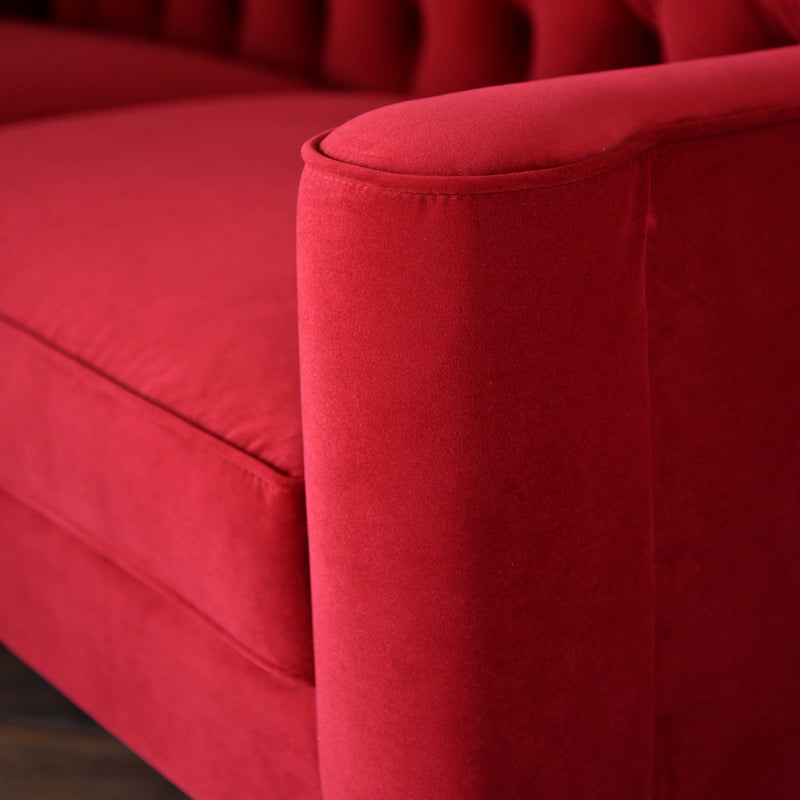 ベルベッド張り クラシック3人掛けソファ/ 赤が映えるホテルライクなラグジュアリーインテリア【送料無料】
