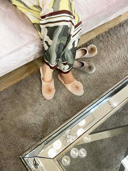 BONBONスリッパ（ベージュ）ポンポン飾りとくすみカラーのおしゃれスリッパ