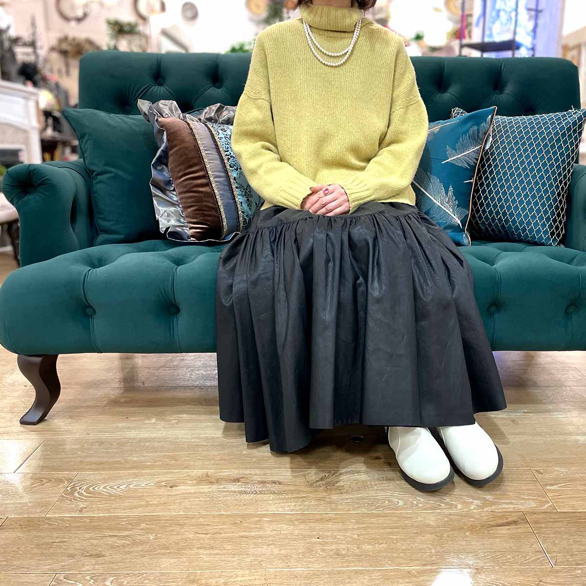 コンパクトな2人掛けソファ（ベルベット調 グリーン）/ 座面低めのハイバックソファ