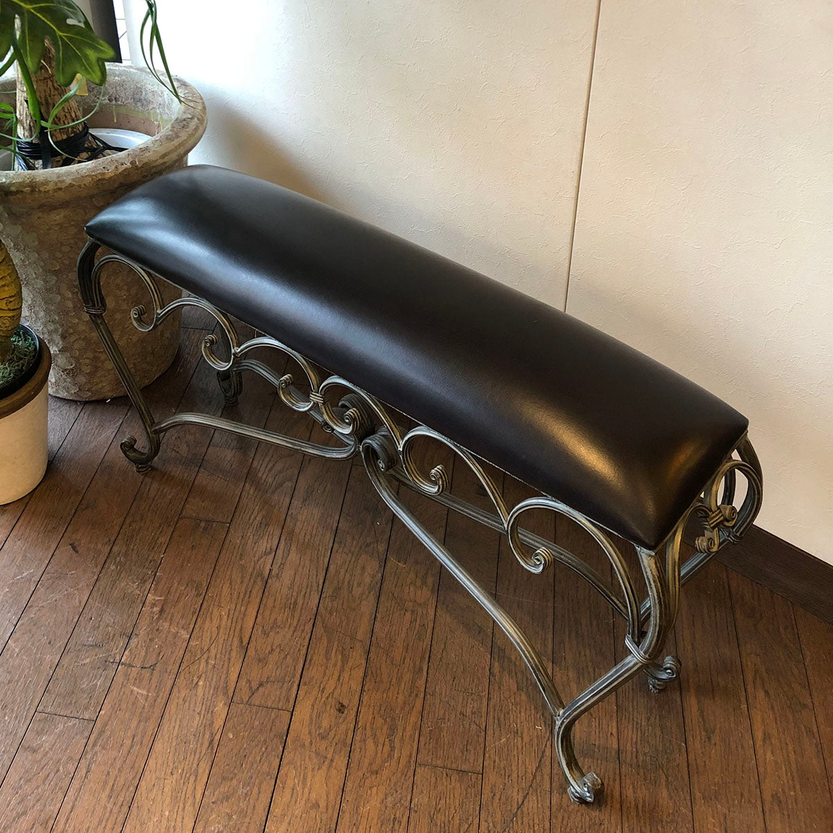 アイアンの曲線が美しい、フレンチスタイルのスリムスツールロング/（ダークブラウン 合皮）